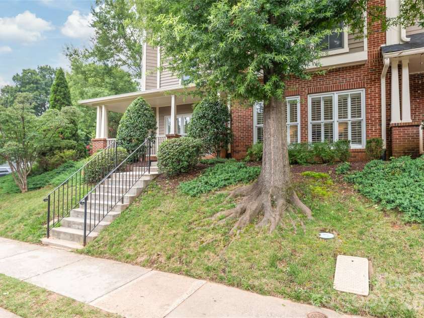 2000 Euclid Avenue, Charlotte, NC 28203.  MLS# CAR4401189, YatesRealty ID 11376. 