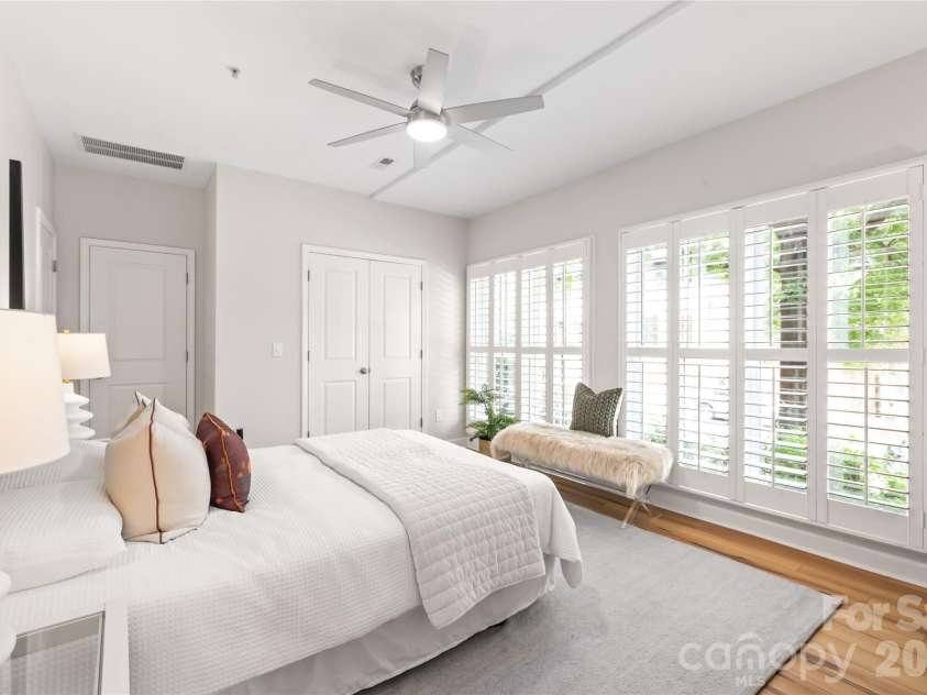 2000 Euclid Avenue, Charlotte, NC 28203.  MLS# CAR4401189, YatesRealty ID 11376. 