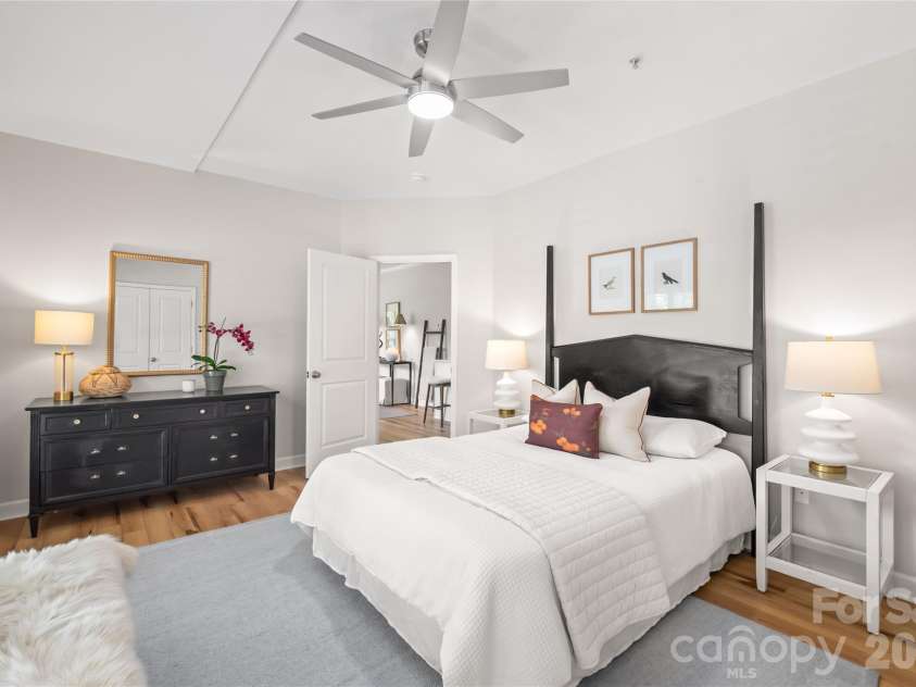 2000 Euclid Avenue, Charlotte, NC 28203.  MLS# CAR4401189, YatesRealty ID 11376. 