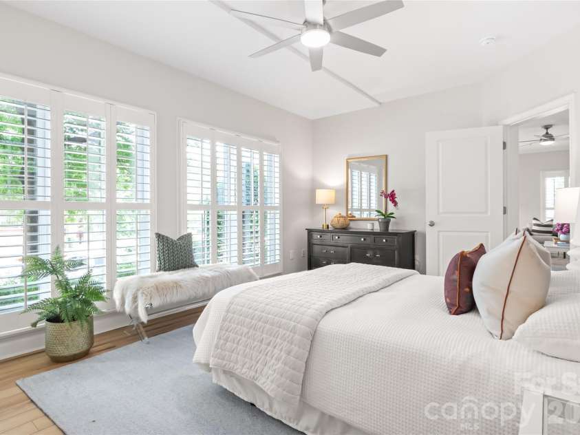 2000 Euclid Avenue, Charlotte, NC 28203.  MLS# CAR4401189, YatesRealty ID 11376. 