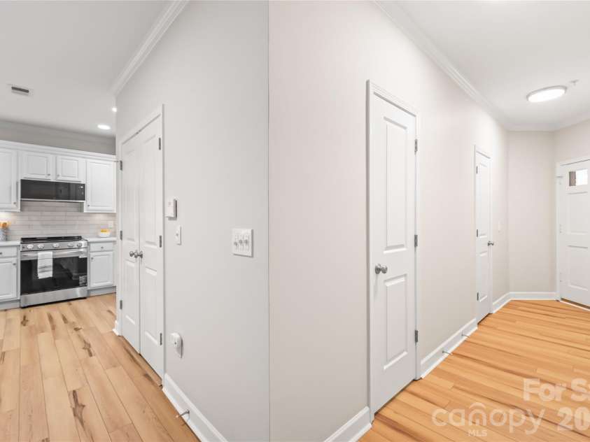 2000 Euclid Avenue, Charlotte, NC 28203.  MLS# CAR4401189, YatesRealty ID 11376. 