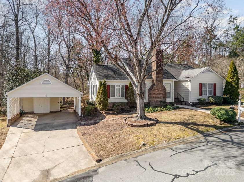 457 Birchwood Trail, Concord, NC 28025.  MLS# CAR4223374, YatesRealty ID 11376. 