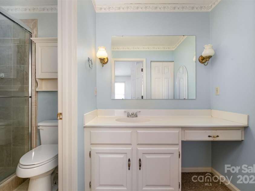 457 Birchwood Trail, Concord, NC 28025.  MLS# CAR4223374, YatesRealty ID 11376. Primary en suite bathroom