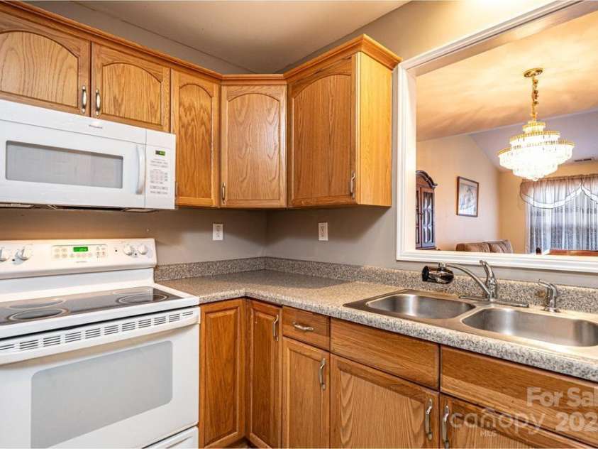 1687 Golden Cedar Lane, Newton, NC 28658.  MLS# CAR4329219, YatesRealty ID 1138. 