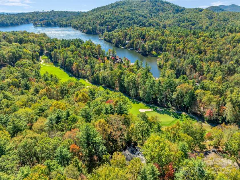 636 Cherokee Trace, Lake Toxaway, NC 28747.  MLS# CAR4191342, YatesRealty ID 1138. 