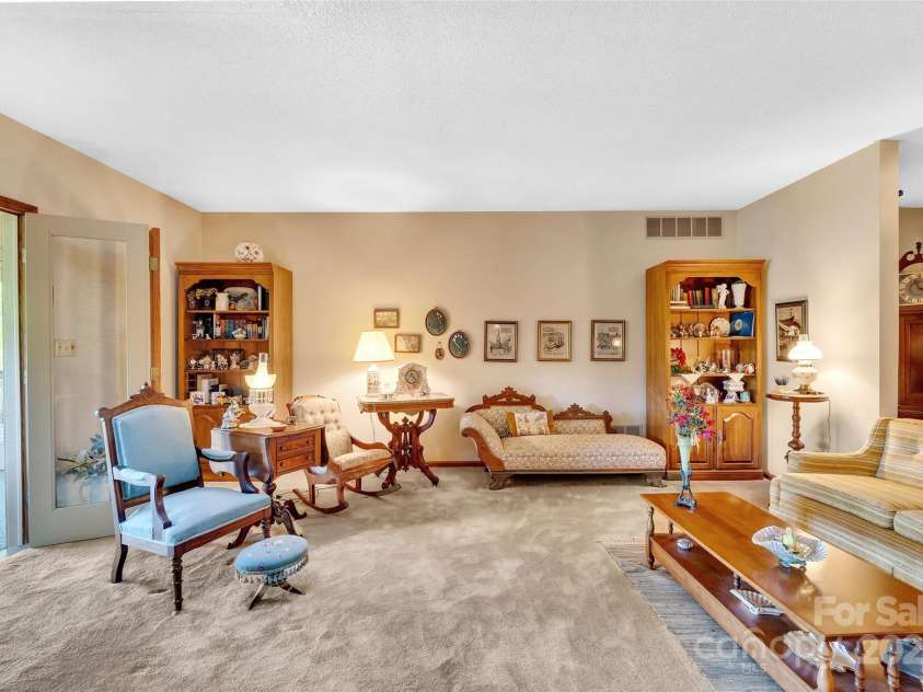 636 Cherokee Trace, Lake Toxaway, NC 28747.  MLS# CAR4191342, YatesRealty ID 1138. 