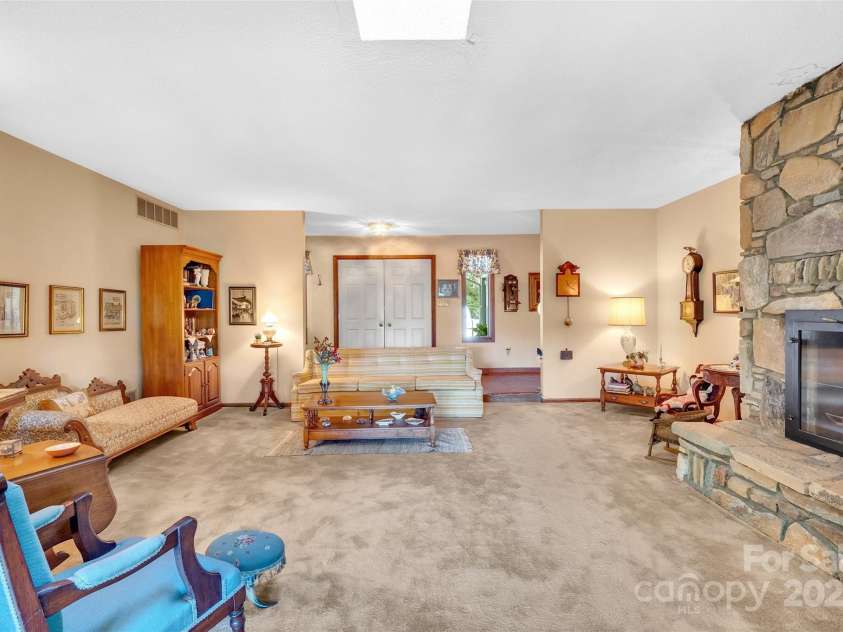 636 Cherokee Trace, Lake Toxaway, NC 28747.  MLS# CAR4191342, YatesRealty ID 1138. 