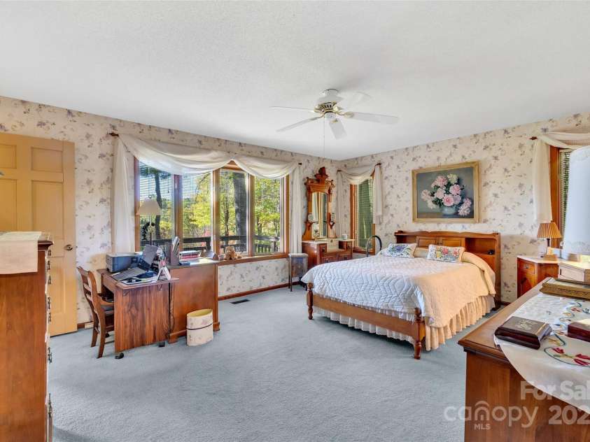 636 Cherokee Trace, Lake Toxaway, NC 28747.  MLS# CAR4191342, YatesRealty ID 1138. 
