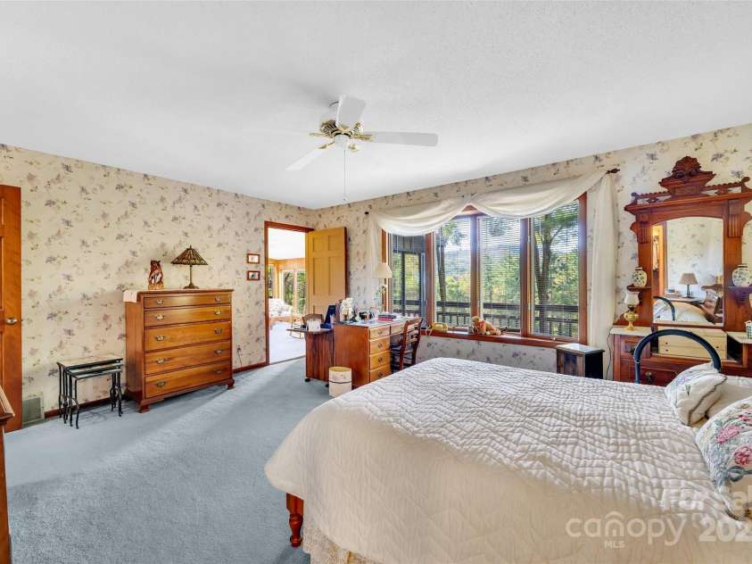 636 Cherokee Trace, Lake Toxaway, NC 28747.  MLS# CAR4191342, YatesRealty ID 1138. 