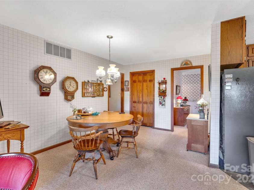 636 Cherokee Trace, Lake Toxaway, NC 28747.  MLS# CAR4191342, YatesRealty ID 1138. 