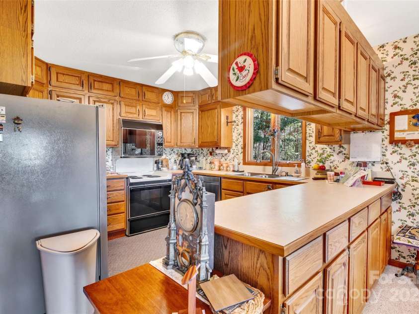 636 Cherokee Trace, Lake Toxaway, NC 28747.  MLS# CAR4191342, YatesRealty ID 1138. 