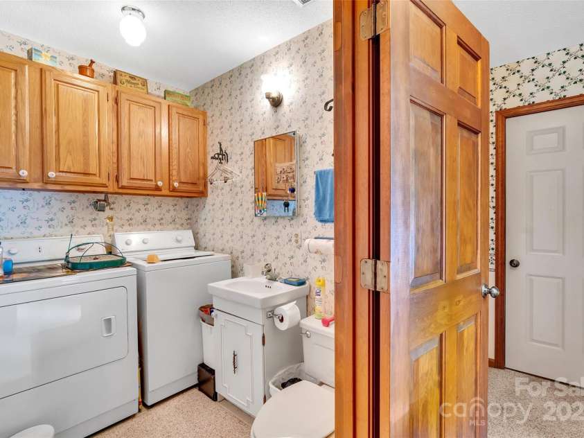 636 Cherokee Trace, Lake Toxaway, NC 28747.  MLS# CAR4191342, YatesRealty ID 1138. 