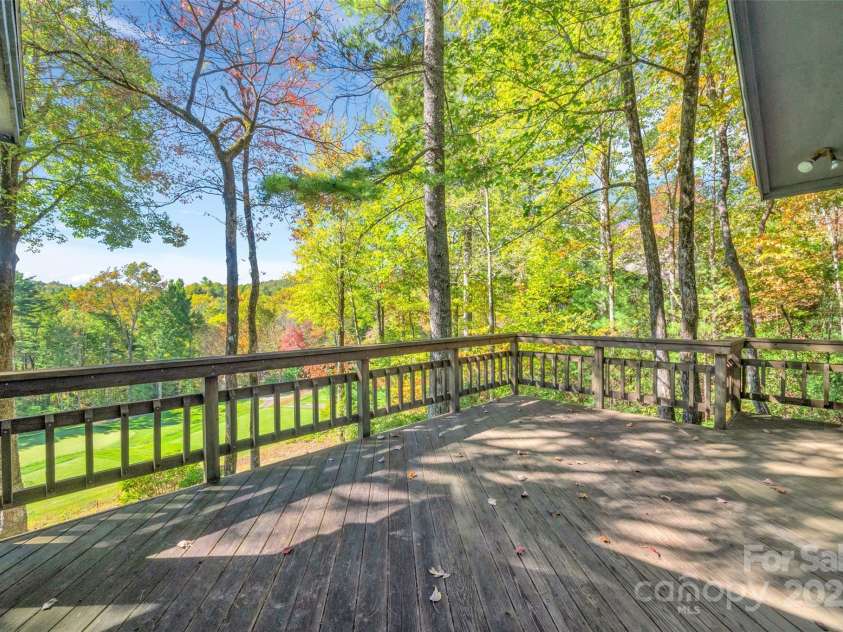 636 Cherokee Trace, Lake Toxaway, NC 28747.  MLS# CAR4191342, YatesRealty ID 1138. 
