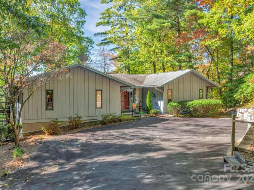 636 Cherokee Trace, Lake Toxaway, NC 28747.  MLS# CAR4191342, YatesRealty ID 1138. 