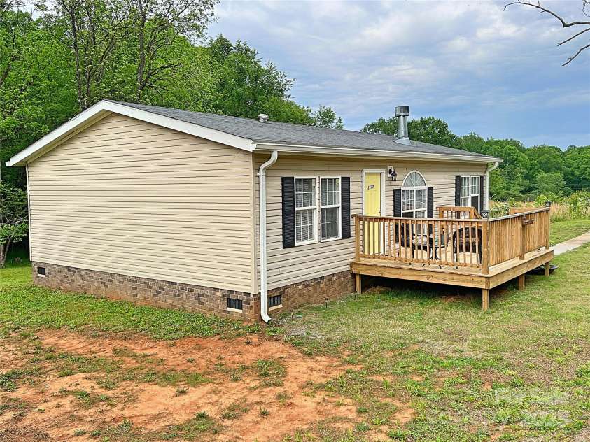 2170 Watson Road, Lenoir, NC 28645.  MLS# CAR4253929, YatesRealty ID 11381. 