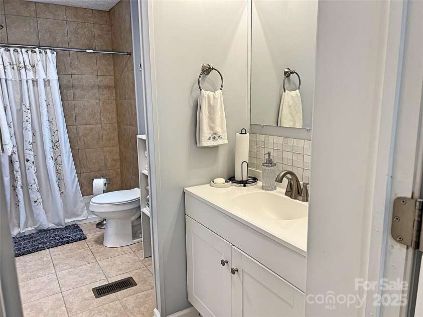 2170 Watson Road, Lenoir, NC 28645.  MLS# CAR4253929, YatesRealty ID 11381. 