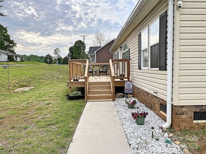 2170 Watson Road, Lenoir, NC 28645.  MLS# CAR4253929, YatesRealty ID 11381. 