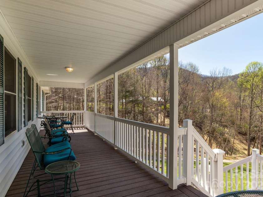 34 Garren Mountain Lane, Fairview, NC 28730.  MLS# CAR4243261, YatesRealty ID 11382. 