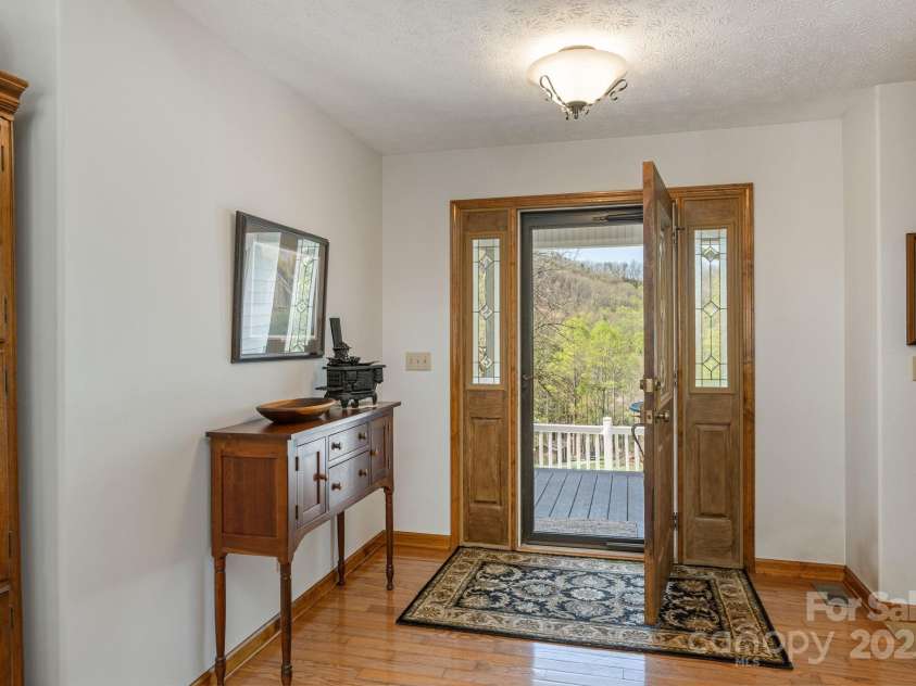 34 Garren Mountain Lane, Fairview, NC 28730.  MLS# CAR4243261, YatesRealty ID 11382. 