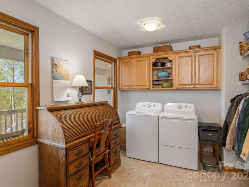 34 Garren Mountain Lane, Fairview, NC 28730.  MLS# CAR4243261, YatesRealty ID 11382. 