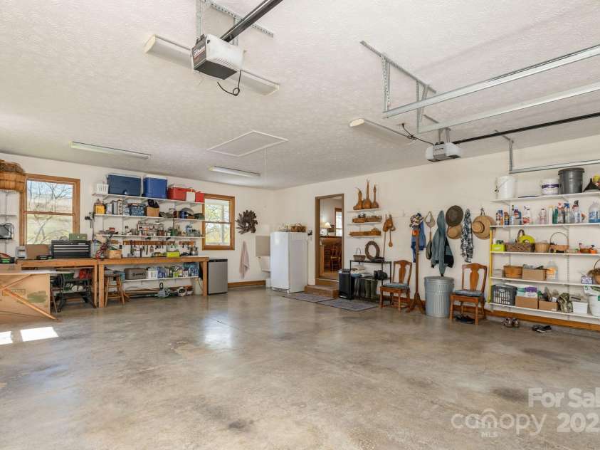 34 Garren Mountain Lane, Fairview, NC 28730.  MLS# CAR4243261, YatesRealty ID 11382. 