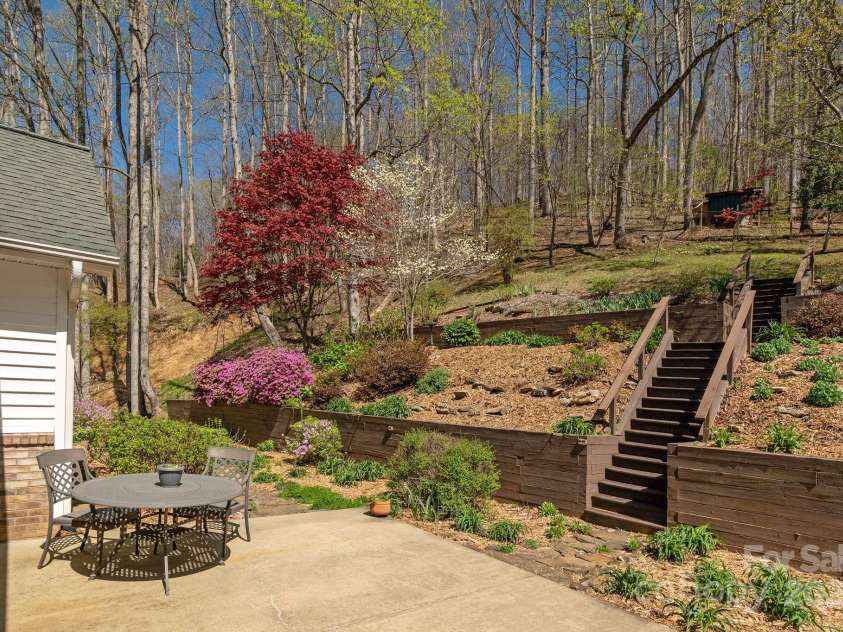 34 Garren Mountain Lane, Fairview, NC 28730.  MLS# CAR4243261, YatesRealty ID 11382. 