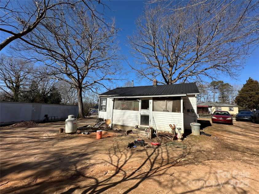 375 Shasta Lane, Lenoir, NC 28645.  MLS# CAR4220779, YatesRealty ID 11383. 