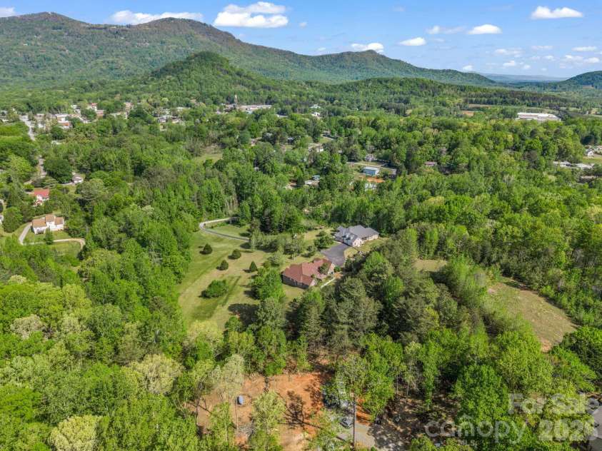 92 Rodaeo Drive, Columbus, NC 28722.  MLS# CAR4331435, YatesRealty ID 11383. 