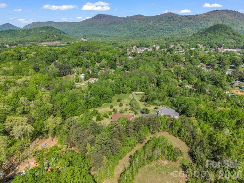 92 Rodaeo Drive, Columbus, NC 28722.  MLS# CAR4331435, YatesRealty ID 11383. 