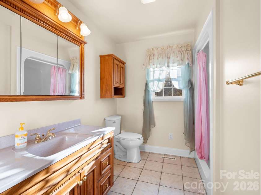 92 Rodaeo Drive, Columbus, NC 28722.  MLS# CAR4331435, YatesRealty ID 11383. Full bathroom on main floor