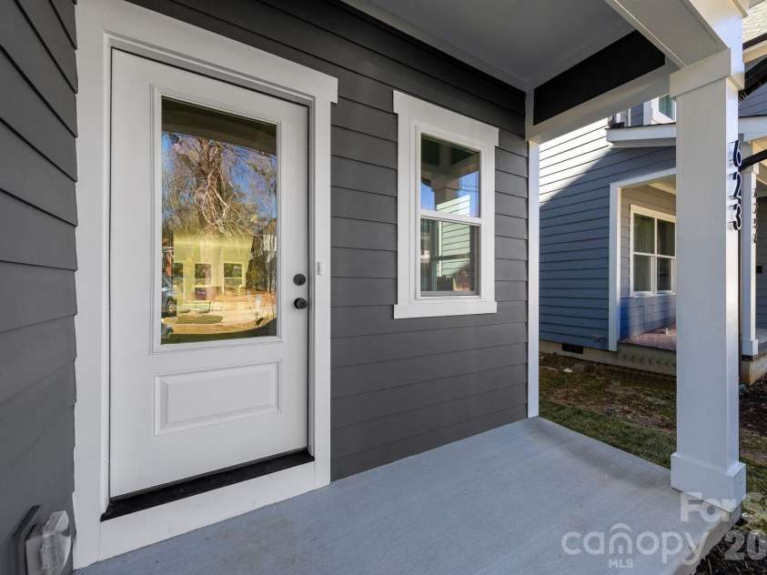 623 Colorado Avenue, Charlotte, NC 28206.  MLS# CAR4342714, YatesRealty ID 11385. 