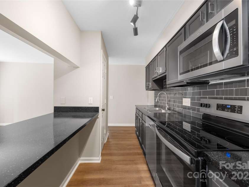 6134 Meadow Rose Lane, Charlotte, NC 28215.  MLS# CAR4232573, YatesRealty ID 11386. 