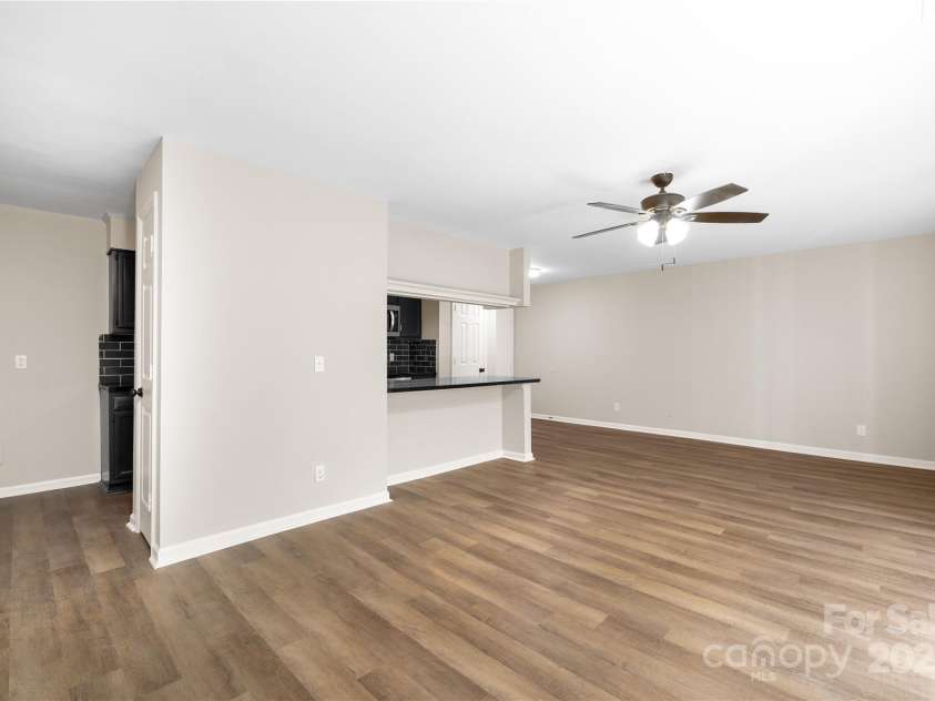 6134 Meadow Rose Lane, Charlotte, NC 28215.  MLS# CAR4232573, YatesRealty ID 11386. 