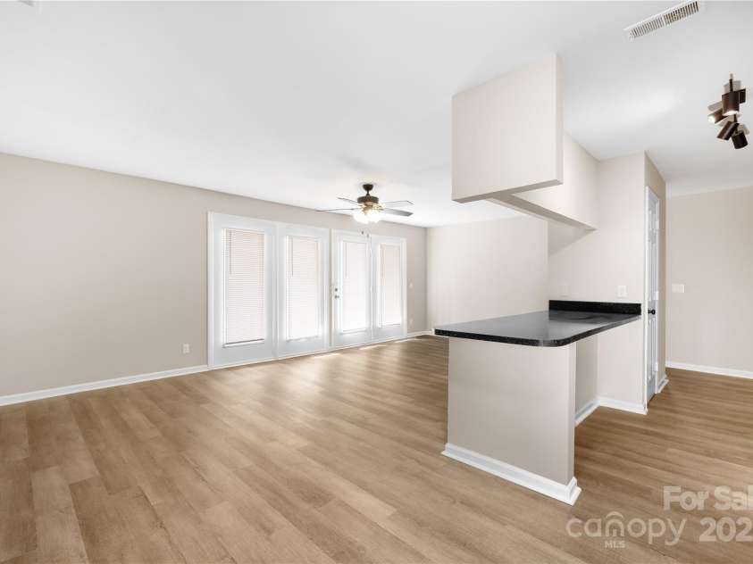 6134 Meadow Rose Lane, Charlotte, NC 28215.  MLS# CAR4232573, YatesRealty ID 11386. 