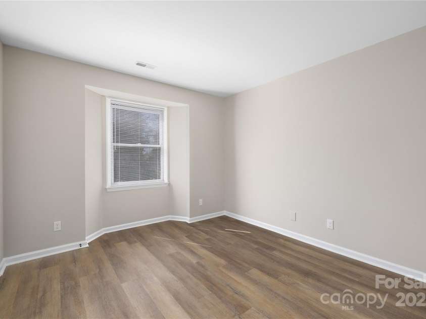 6134 Meadow Rose Lane, Charlotte, NC 28215.  MLS# CAR4232573, YatesRealty ID 11386. 