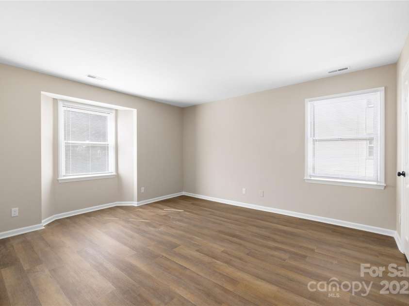 6134 Meadow Rose Lane, Charlotte, NC 28215.  MLS# CAR4232573, YatesRealty ID 11386. 