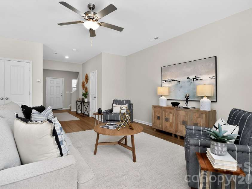 3124 Wynn Way, Charlotte, NC 28215.  MLS# CAR4356542, YatesRealty ID 11388. 