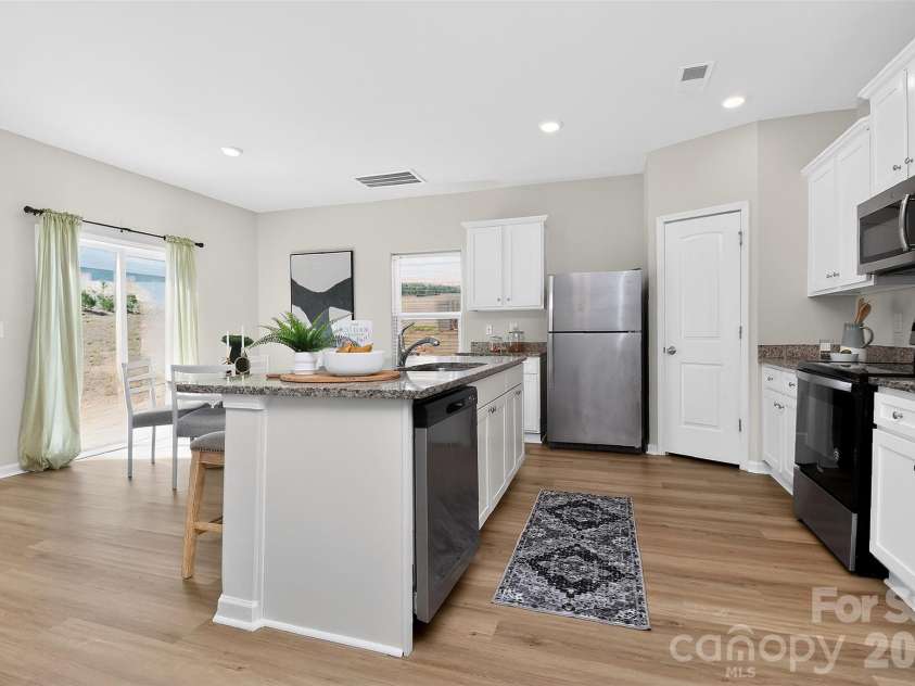 3124 Wynn Way, Charlotte, NC 28215.  MLS# CAR4356542, YatesRealty ID 11388. 