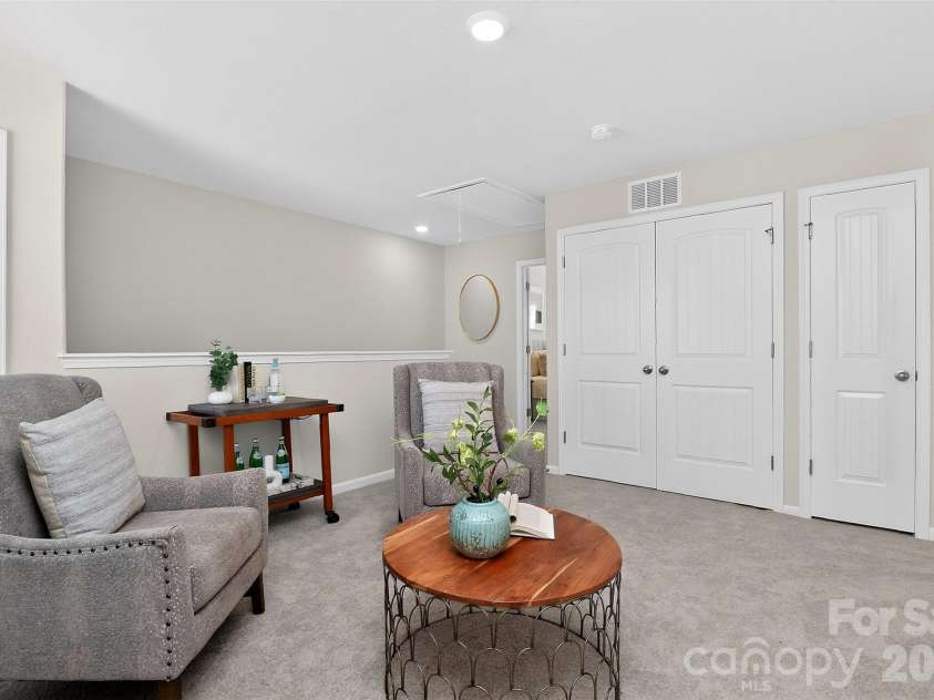 3124 Wynn Way, Charlotte, NC 28215.  MLS# CAR4356542, YatesRealty ID 11388. 