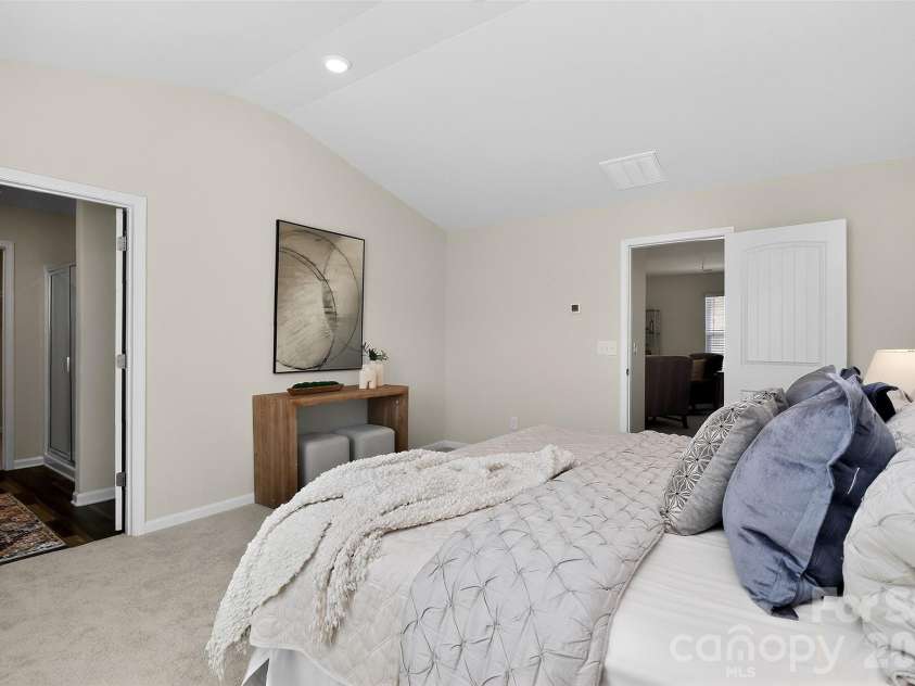 3124 Wynn Way, Charlotte, NC 28215.  MLS# CAR4356542, YatesRealty ID 11388. 