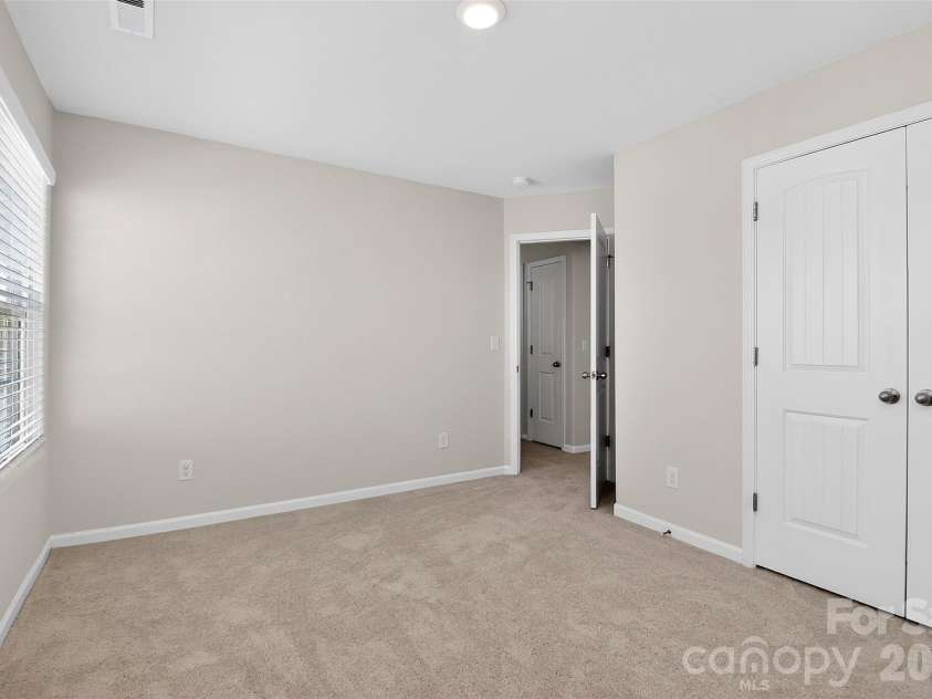 3124 Wynn Way, Charlotte, NC 28215.  MLS# CAR4356542, YatesRealty ID 11388. 