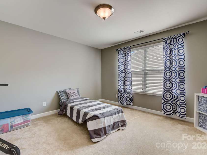 8714 Brideswell Lane, Charlotte, NC 28278.  MLS# CAR4143504, YatesRealty ID 1139. 