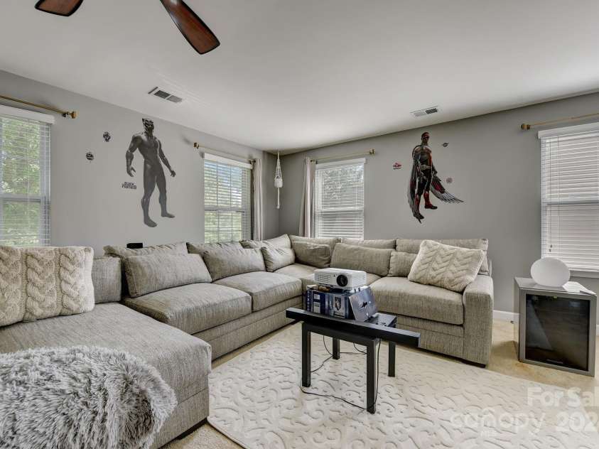 8714 Brideswell Lane, Charlotte, NC 28278.  MLS# CAR4143504, YatesRealty ID 1139. 