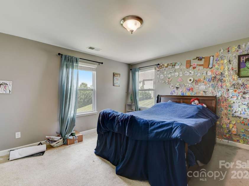 8714 Brideswell Lane, Charlotte, NC 28278.  MLS# CAR4143504, YatesRealty ID 1139. 