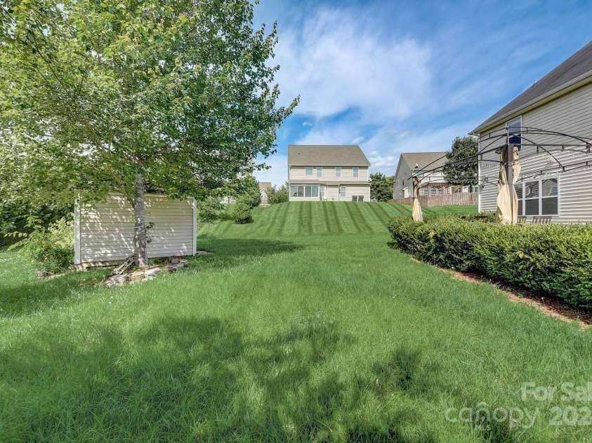 8714 Brideswell Lane, Charlotte, NC 28278.  MLS# CAR4143504, YatesRealty ID 1139. 