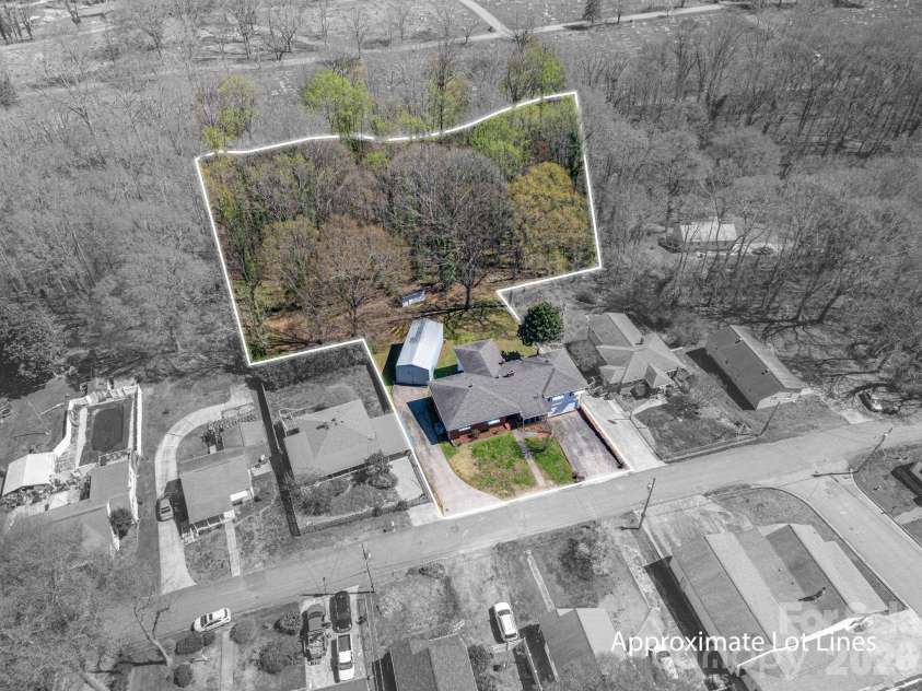 608 State Street, Lincolnton, NC 28092.  MLS# CAR4359790, YatesRealty ID 11390. 