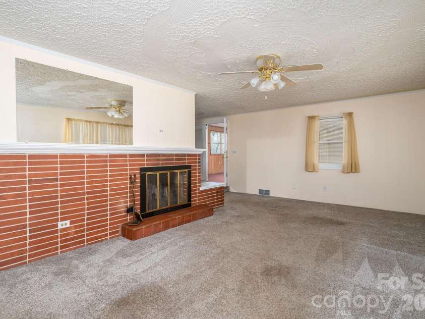 608 State Street, Lincolnton, NC 28092.  MLS# CAR4359790, YatesRealty ID 11390. 