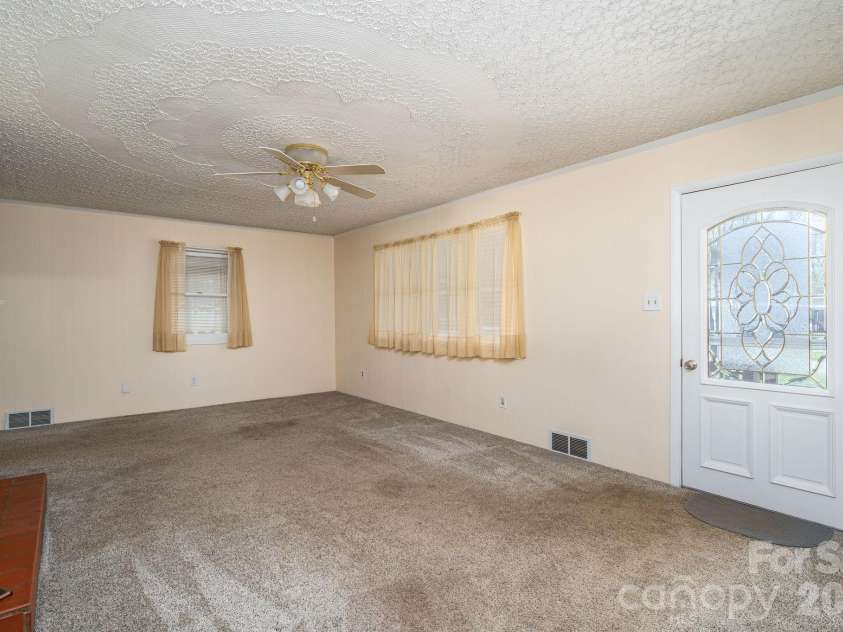 608 State Street, Lincolnton, NC 28092.  MLS# CAR4359790, YatesRealty ID 11390. 