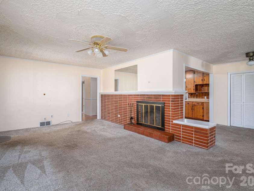 608 State Street, Lincolnton, NC 28092.  MLS# CAR4359790, YatesRealty ID 11390. 