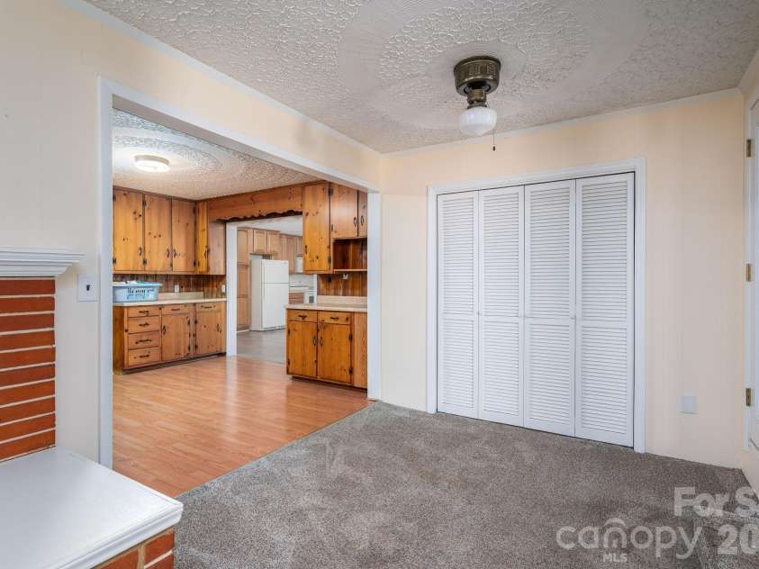 608 State Street, Lincolnton, NC 28092.  MLS# CAR4359790, YatesRealty ID 11390. 